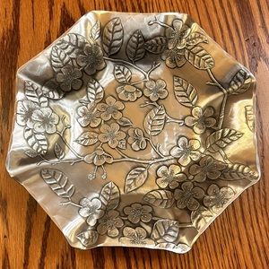 Handmade Hammered Aluminum 8 1/2” Wendell August Forge Apple Blossum Fruit Bowl